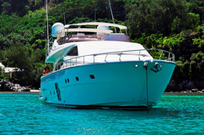 Motor Yacht Sea Stream At Anchor Motor Yacht Sea Stream At Anchor